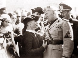 Mussolini01