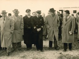 VisitaPorto1956PrefettoeAngelini12